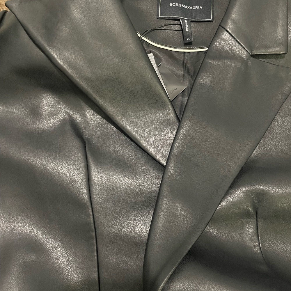 BCBGMAXAZRIA  oversized blazer - Picture 11 of 11